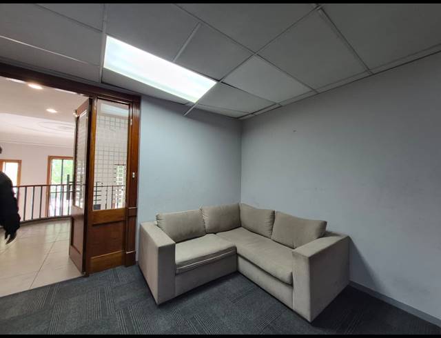 1,508M² OFFICE TO LET IN CRAIGHALL
